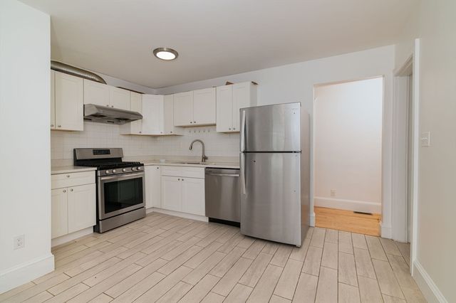 135 Safford St, Quincy, MA 02170