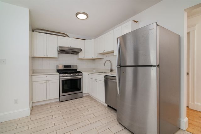 135 Safford St, Quincy, MA 02170