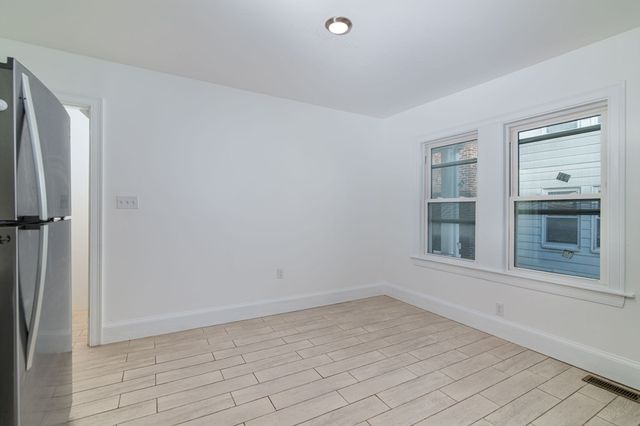 135 Safford St, Quincy, MA 02170