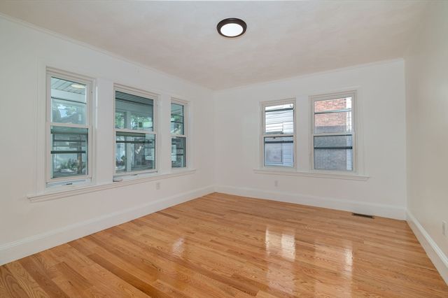 135 Safford St, Quincy, MA 02170