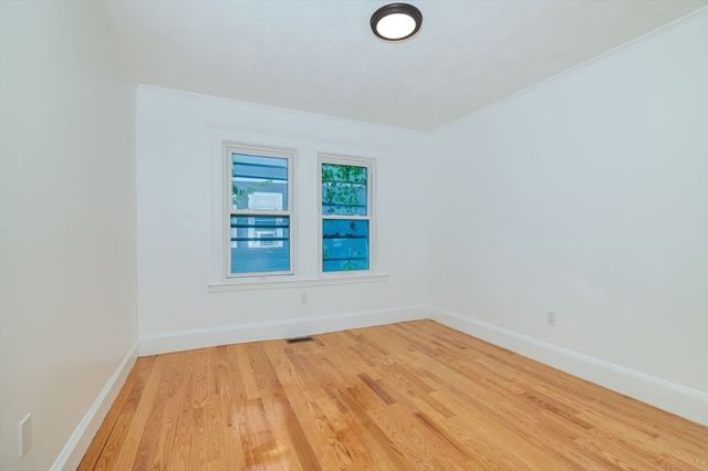 135 Safford St, Quincy, MA 02170