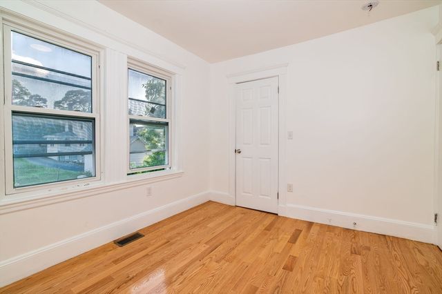 135 Safford St, Quincy, MA 02170