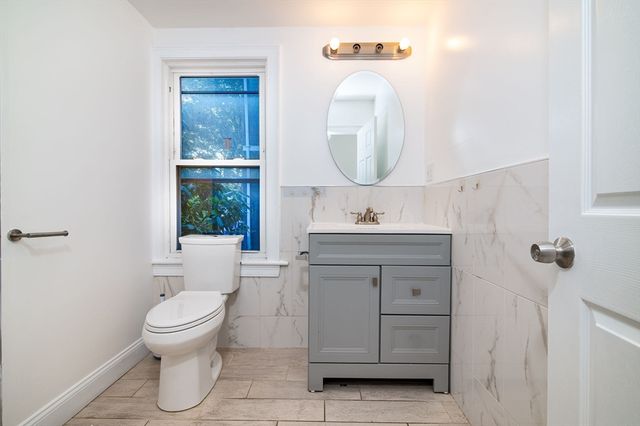 135 Safford St, Quincy, MA 02170