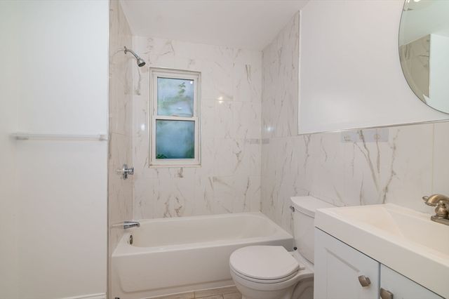 135 Safford St, Quincy, MA 02170