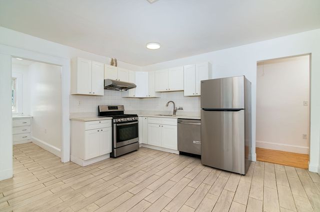 135 Safford St, Quincy, MA 02170