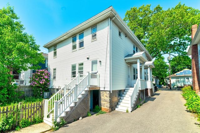 135 Safford St, Quincy, MA 02170