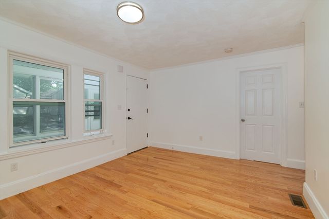 135 Safford St, Quincy, MA 02170
