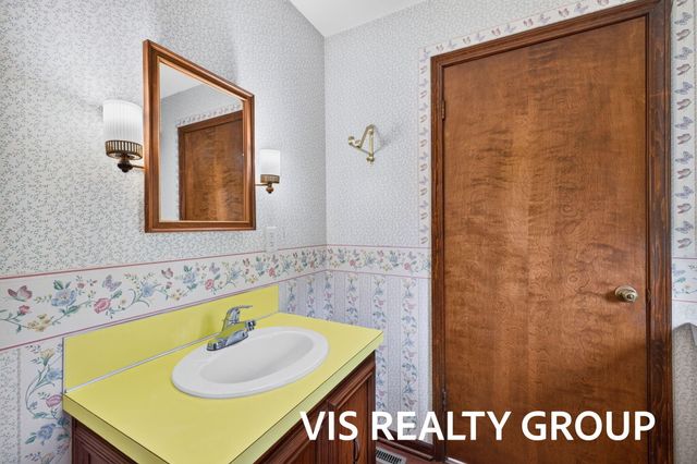 7645 Carefree Drive, Whitehall, MI 49461