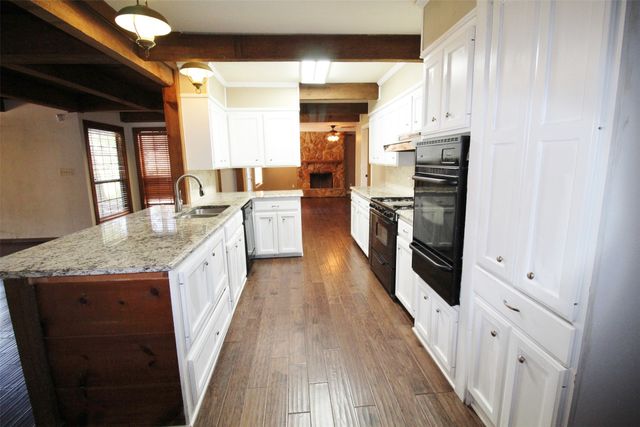 9438 SHARTEL Drive, Shreveport, LA 71118