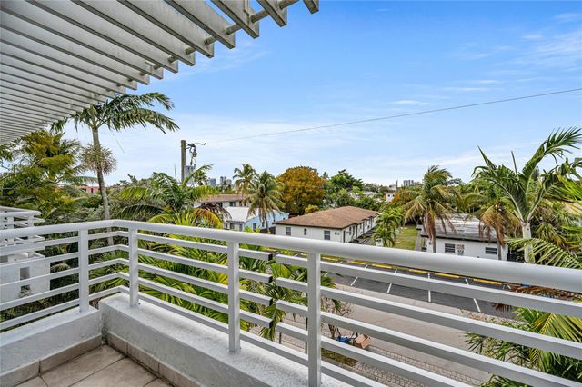 832 N Victoria Park Road 832, Fort Lauderdale, FL 33304