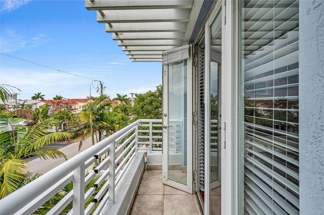 832 N Victoria Park Road 832, Fort Lauderdale, FL 33304