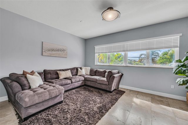 832 N Victoria Park Road 832, Fort Lauderdale, FL 33304