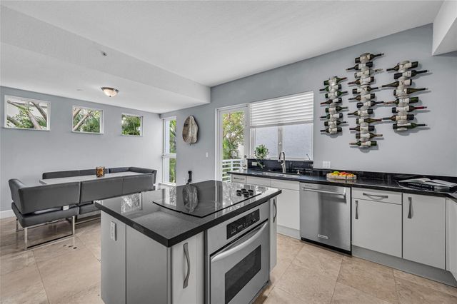 832 N Victoria Park Road 832, Fort Lauderdale, FL 33304