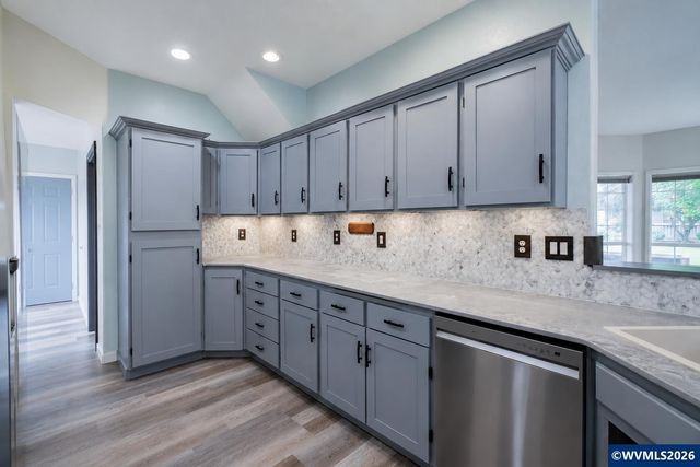 1209 Bent Grass Ct NE, Keizer, OR 97303