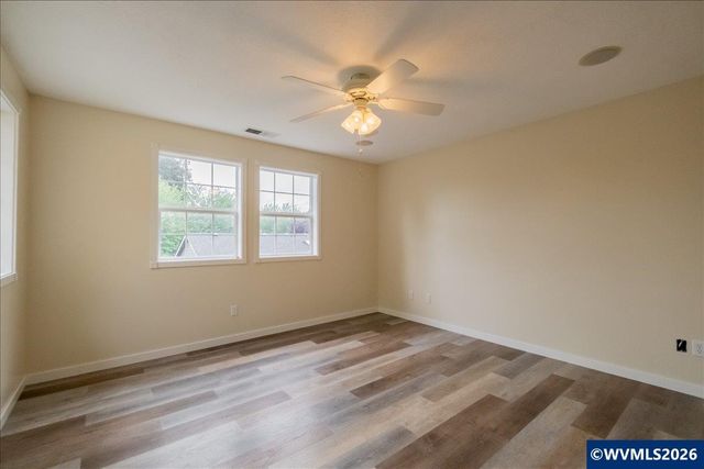1209 Bent Grass Ct NE, Keizer, OR 97303
