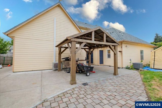 1209 Bent Grass Ct NE, Keizer, OR 97303