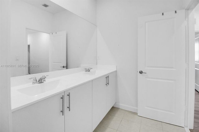 879 SE 26th Ter, Homestead, FL 33035