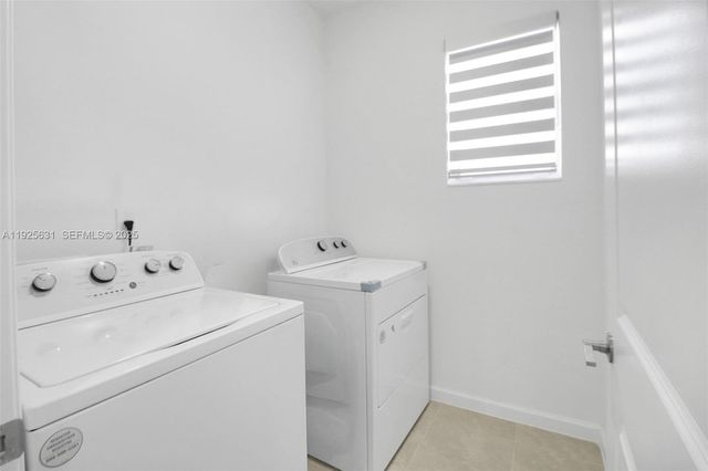 879 SE 26th Ter, Homestead, FL 33035