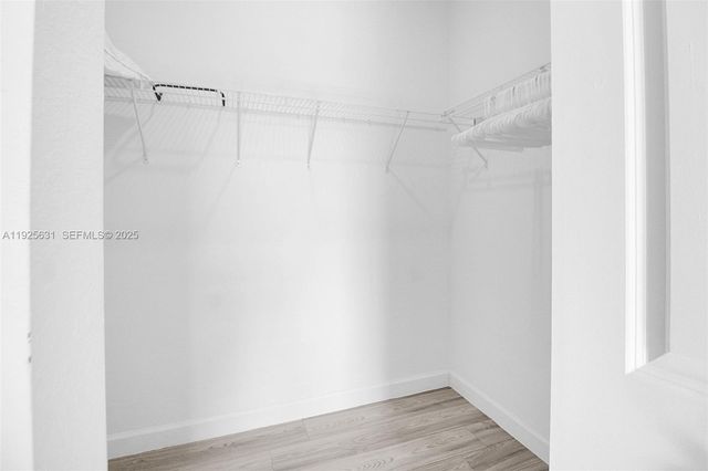 879 SE 26th Ter, Homestead, FL 33035