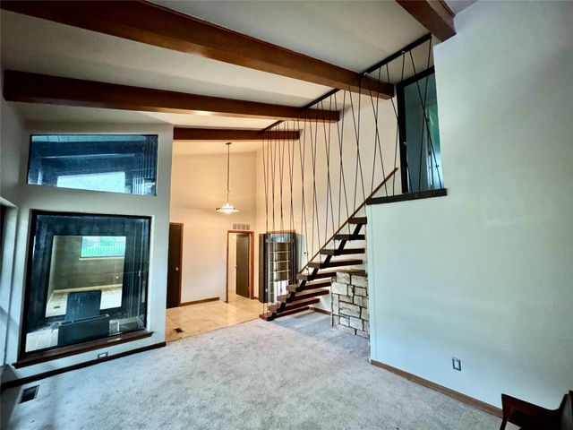2000 Mill Creek Drive, Arlington, TX 76010