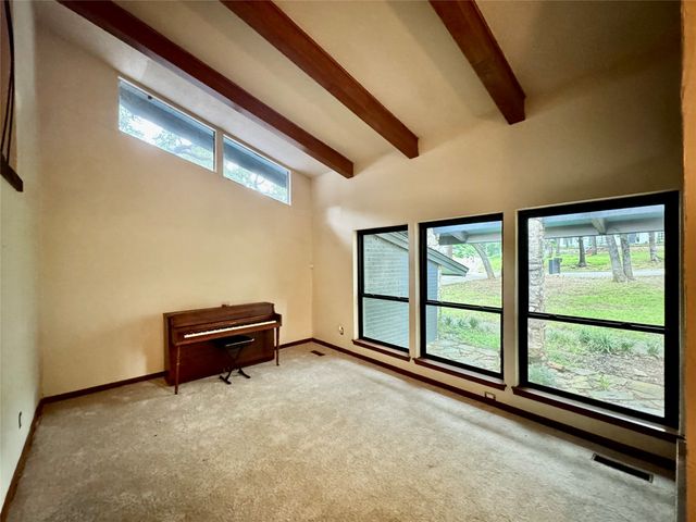 2000 Mill Creek Drive, Arlington, TX 76010