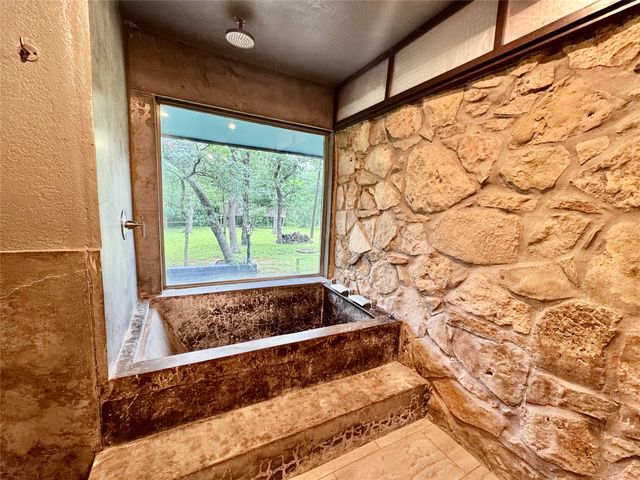 2000 Mill Creek Drive, Arlington, TX 76010