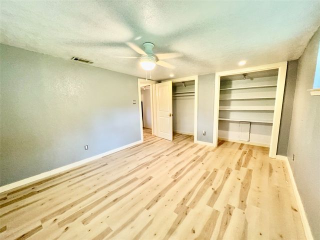 2000 Mill Creek Drive, Arlington, TX 76010