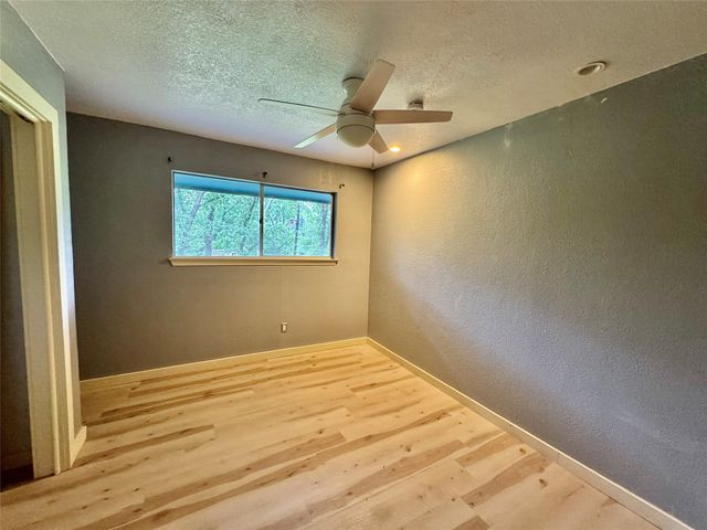 2000 Mill Creek Drive, Arlington, TX 76010