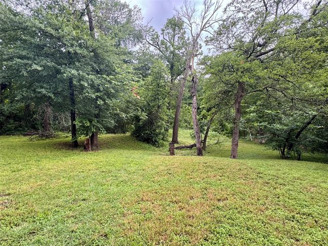 2000 Mill Creek Drive, Arlington, TX 76010