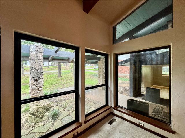 2000 Mill Creek Drive, Arlington, TX 76010