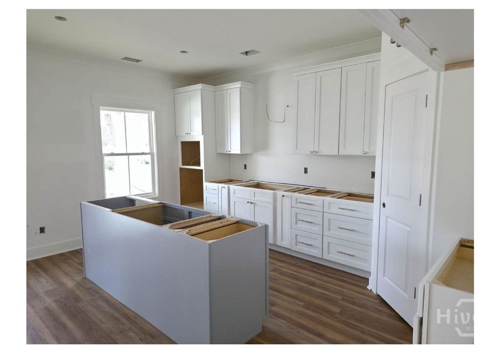 Image 15 of property listing at 208 Cypress Lake Drive, Bloomingdale, GA 31302