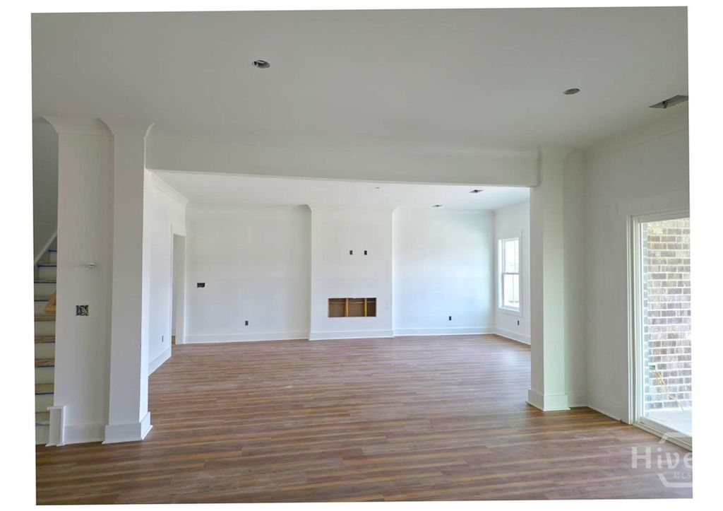 Image 17 of property listing at 208 Cypress Lake Drive, Bloomingdale, GA 31302