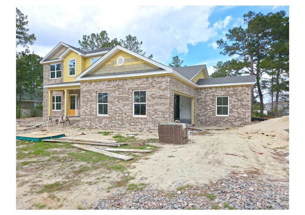 Image 2 of property listing at 208 Cypress Lake Drive, Bloomingdale, GA 31302