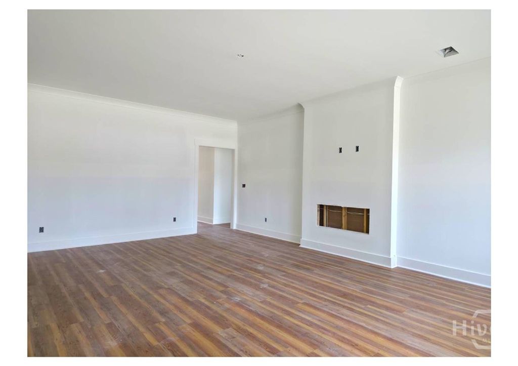 Image 20 of property listing at 208 Cypress Lake Drive, Bloomingdale, GA 31302