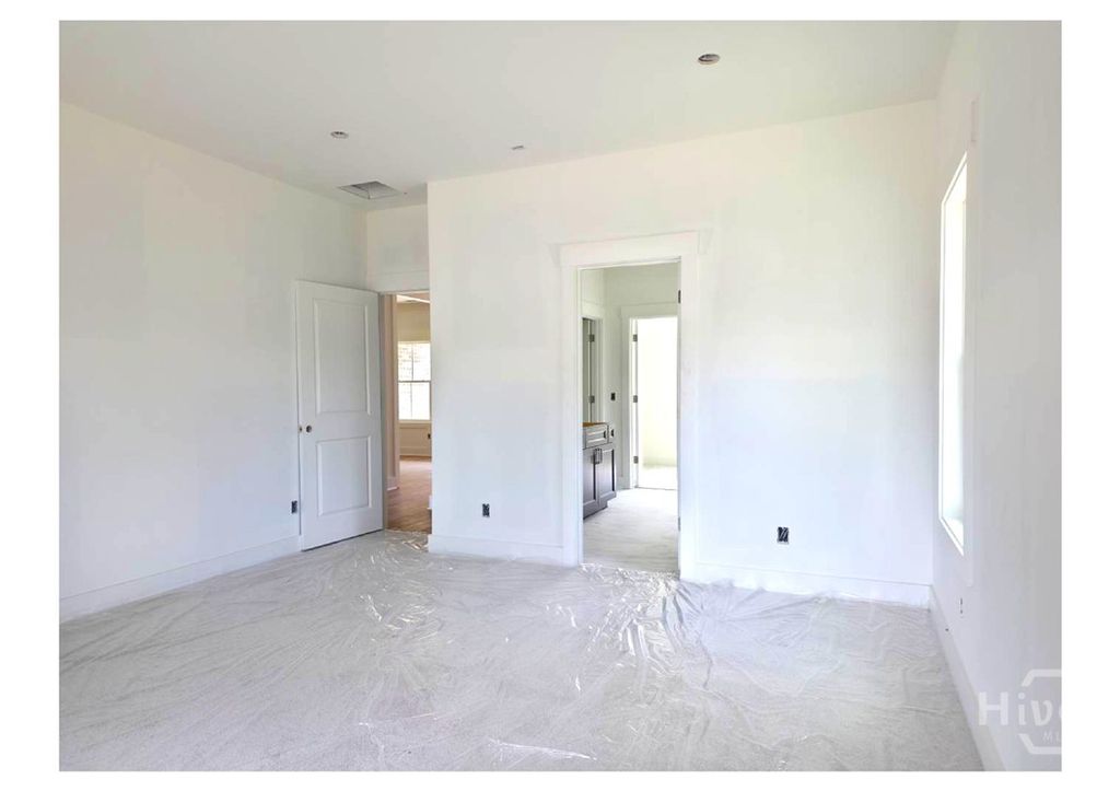 Image 22 of property listing at 208 Cypress Lake Drive, Bloomingdale, GA 31302