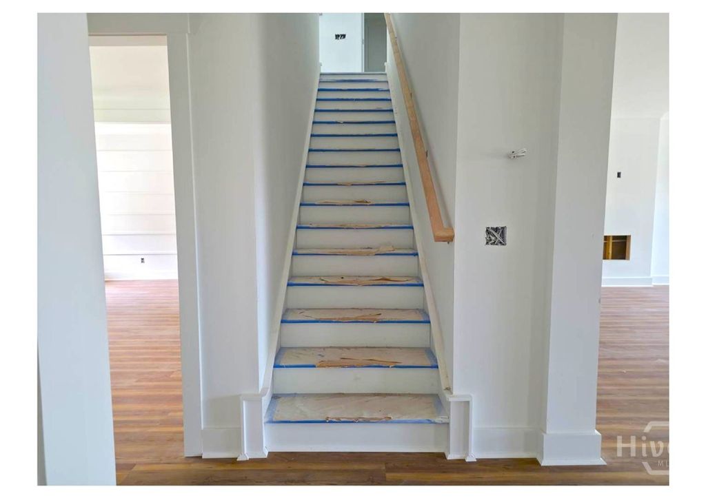 Image 25 of property listing at 208 Cypress Lake Drive, Bloomingdale, GA 31302