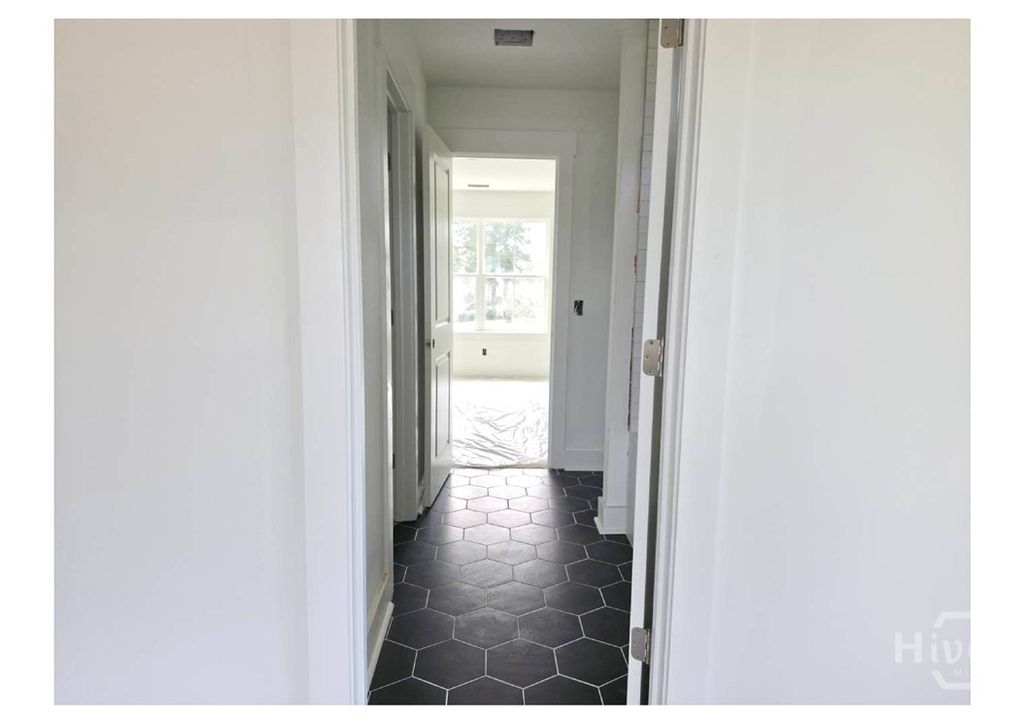 Image 27 of property listing at 208 Cypress Lake Drive, Bloomingdale, GA 31302