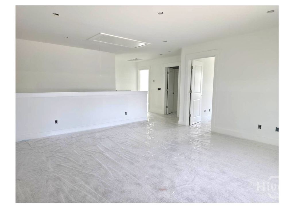 Image 28 of property listing at 208 Cypress Lake Drive, Bloomingdale, GA 31302