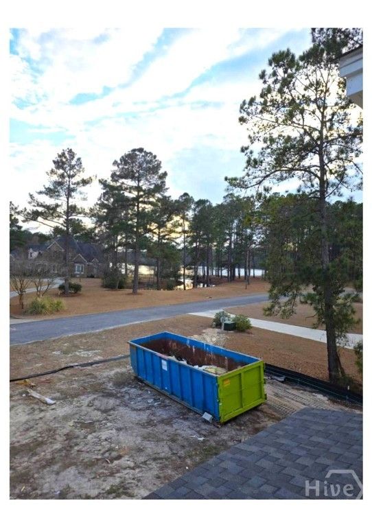 Image 8 of property listing at 208 Cypress Lake Drive, Bloomingdale, GA 31302