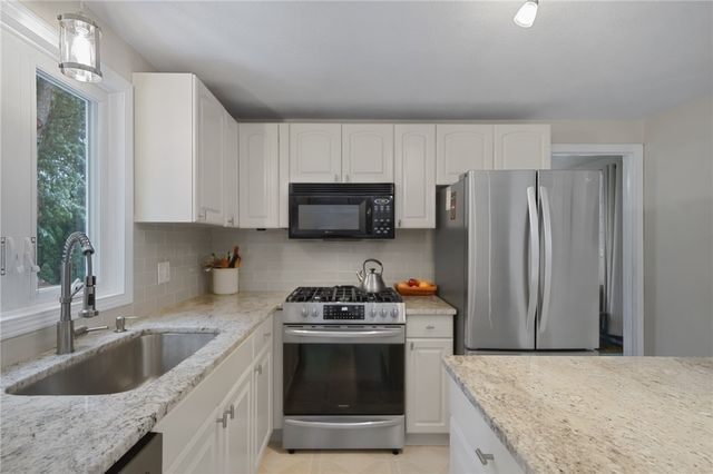 27 Country View Drive, Johnston, RI 02919