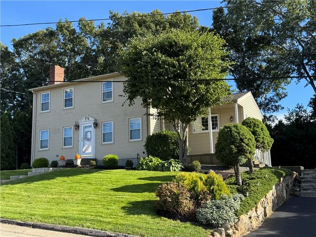 27 Country View Drive, Johnston, RI 02919