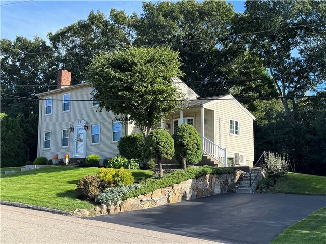 27 Country View Drive, Johnston, RI 02919