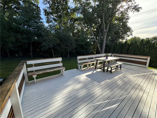 27 Country View Drive, Johnston, RI 02919