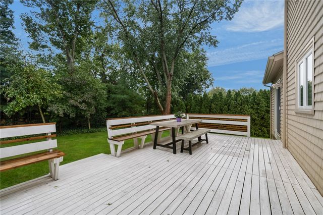 27 Country View Drive, Johnston, RI 02919
