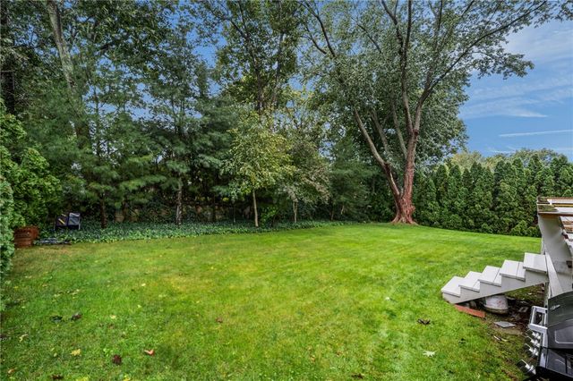 27 Country View Drive, Johnston, RI 02919