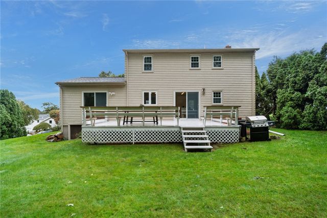 27 Country View Drive, Johnston, RI 02919