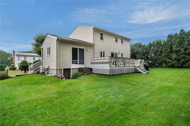27 Country View Drive, Johnston, RI 02919