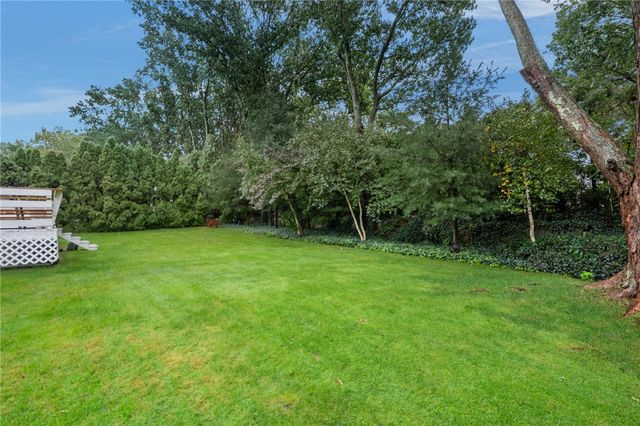 27 Country View Drive, Johnston, RI 02919
