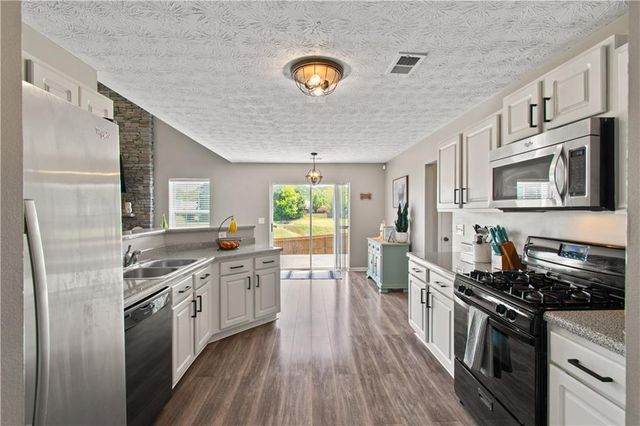 197 Cline Smith NE Road, Cartersville, GA 30121