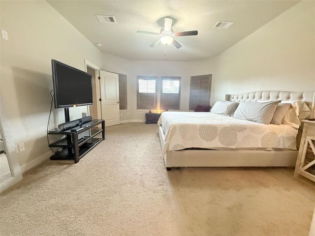 313 Creekside Lane, Lake Jackson, TX 77566